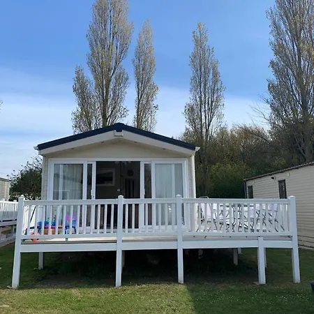 Daisychain Getaways The Perfect Place To Stay Play And Getaway East Mersea Экстерьер фото
