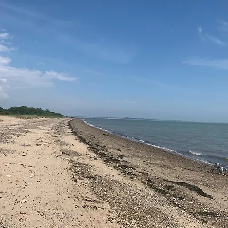 Daisychain Getaways The Perfect Place To Stay Play And Getaway East Mersea Экстерьер фото