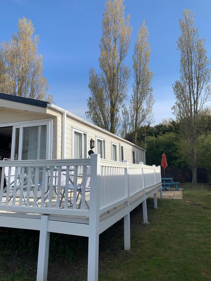 Apartment Daisychain Getaways The Perfect Place To Play And Getaway East Mersea